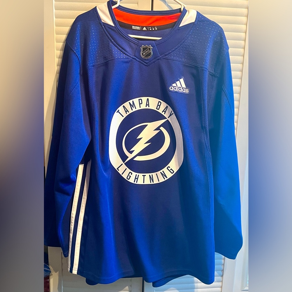 Men’s Adidas, Tampa Bay Lightning, USA, size 50 team jersey